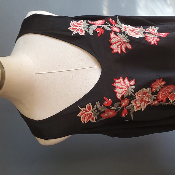 BY Together women's black embroidery top size M - Picture 3 of 15